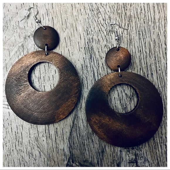 Fabulous Ethnic wood hoop earrings - Picture 6 of 6